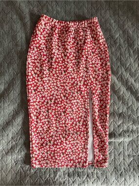Red floral side-slit pencil skirt